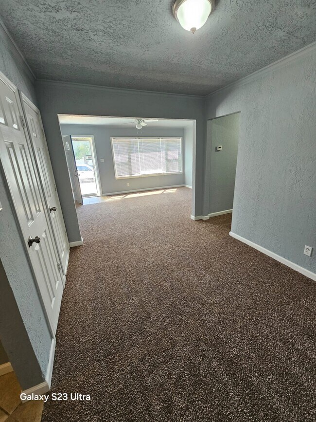 Building Photo - 908 NW 20th St