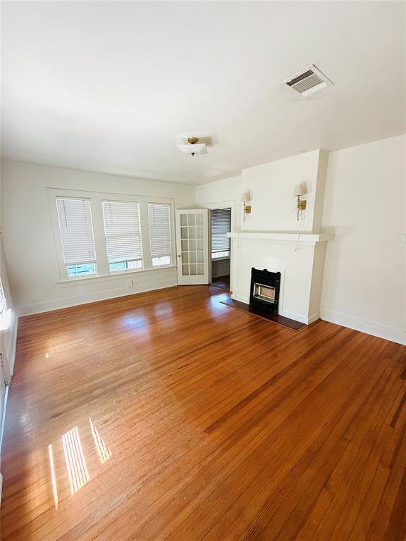 Building Photo - 3212 Oakmont Blvd