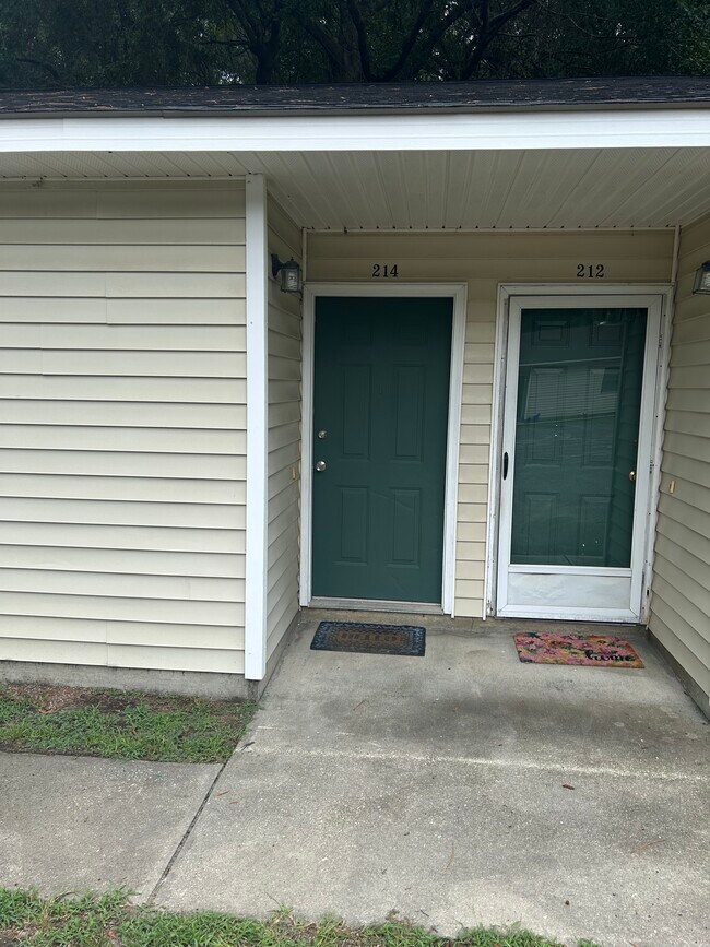 Building Photo - 214 Hudson Dr