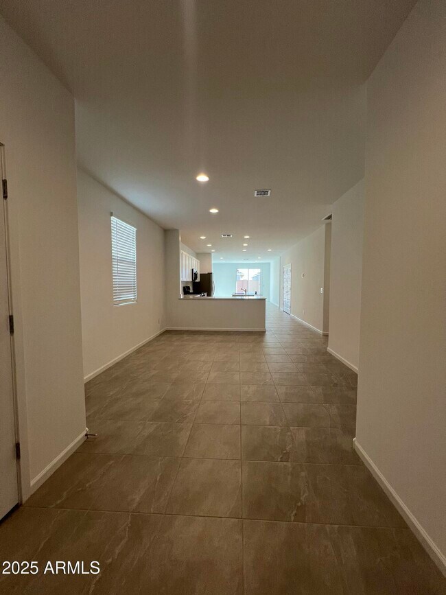 Foto del edificio - 23189 W Marguerite Ave