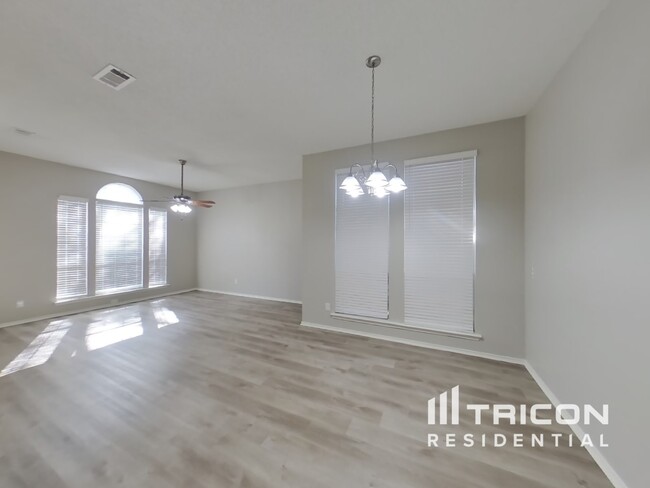 Foto del edificio - 1517 Allen Dr