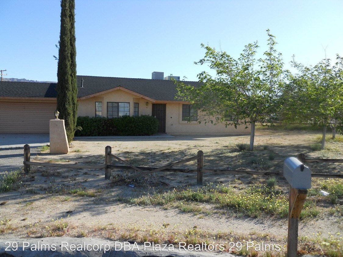 Primary Photo - 3 br, 2 bath House - 72813 Desert Trail