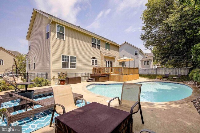 Building Photo - 3104 Lawrin Ct