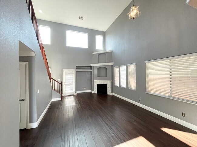 Foto del edificio - Beautiful 2 story single family house