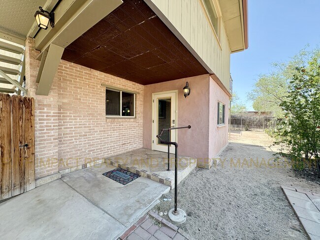 Building Photo - 2819 N Woodland Ave