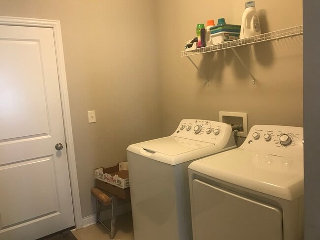 Washer & Dryer - 6120 Jadkins Way