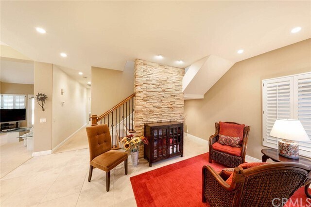 Building Photo - 22 Narbonne