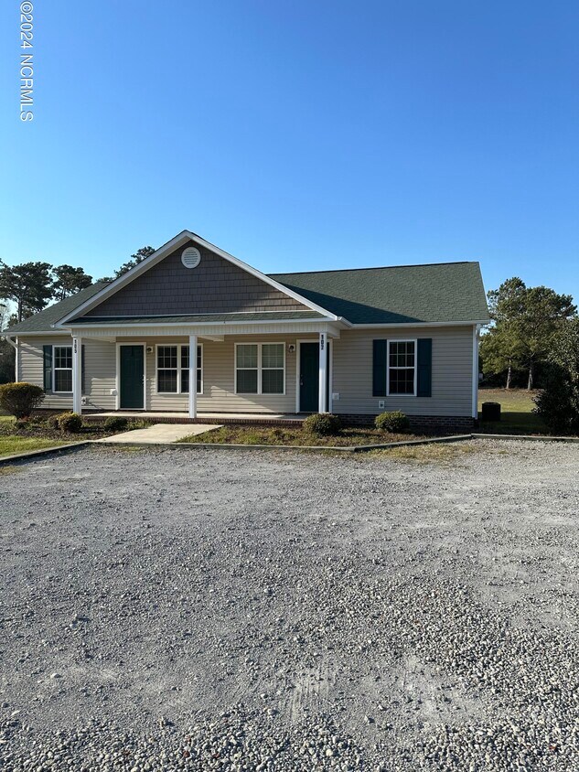 Primary Photo - 107 Oyster Ln