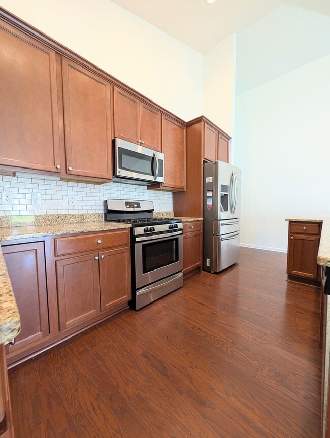 Building Photo - 504 Cedar Lakes Dr