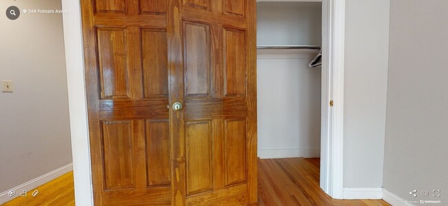 Building Photo - 344 Putnam Ave
