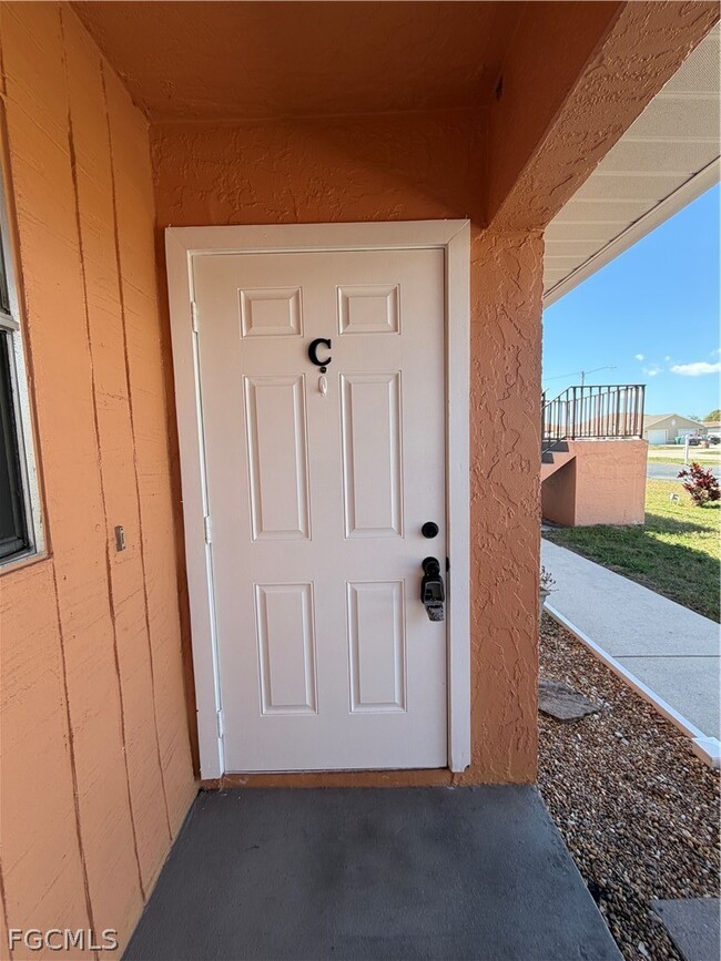 Building Photo - 606 SE 6th St