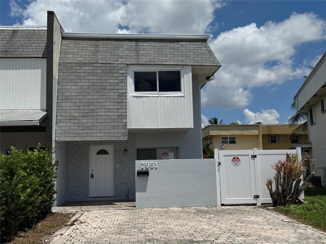 Photo - 7951 SW 6th St Townhome