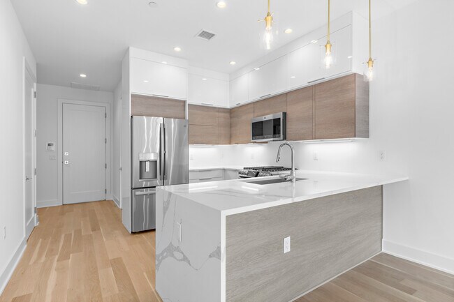 Building Photo - 148 70th St