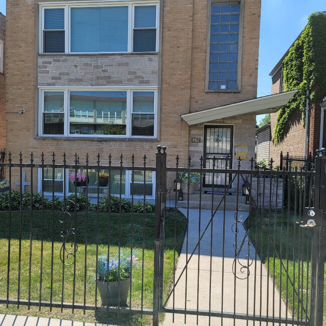 Building Photo - 8512 S Ingleside Ave