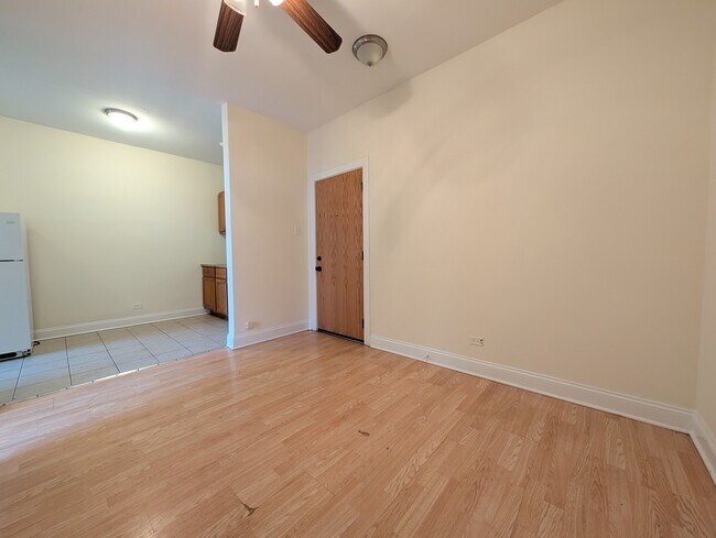 Foto del edificio - 4848 N Damen Ave