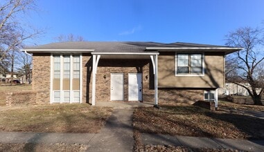 Building Photo - 1304 Essex Ct