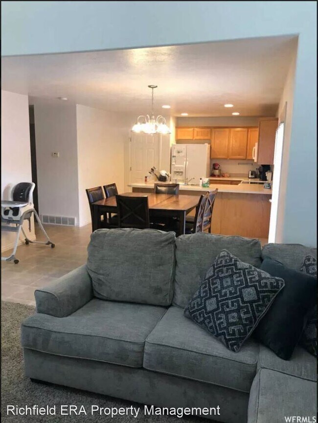 Foto del edificio - 3 br, 2 bath House - 1029 North Plaza Drive