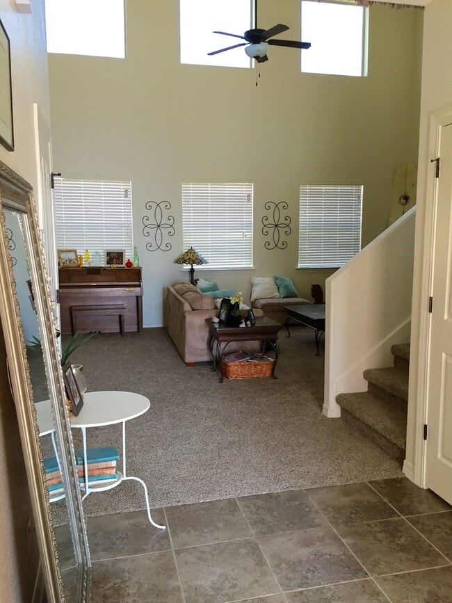 Building Photo - Sandstone Ranch Estates Refrig A/C 4 bed, 3 bath Home with Many Extras!