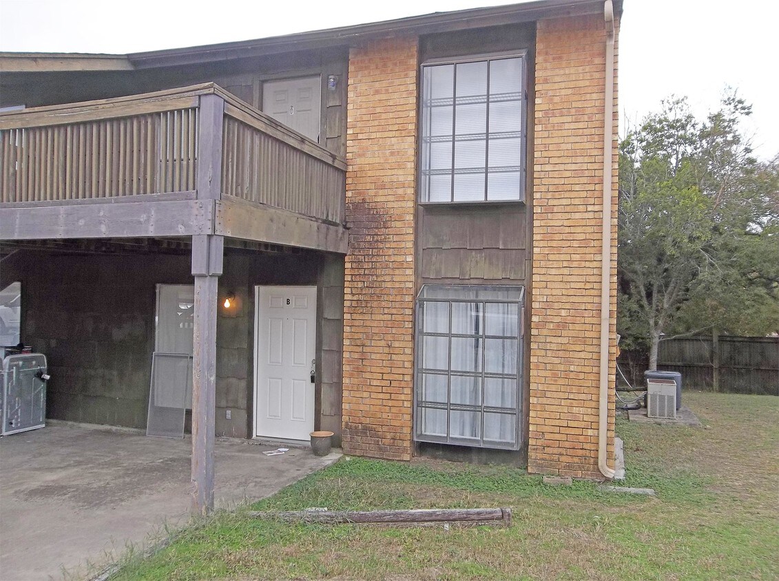 Primary Photo - 611 Bracewood Cir