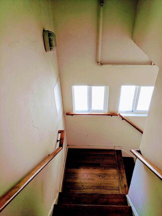 Foto del edificio - 517 N Harrison St