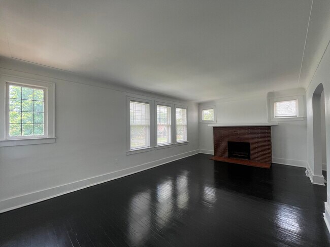 Foto del edificio - 4706 Lakewood St