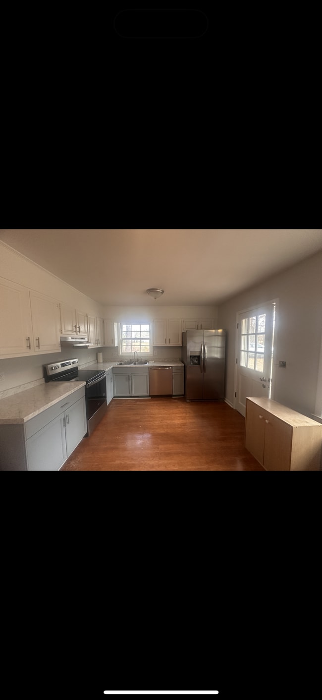 Foto del edificio - 5624 Englishtown Rd