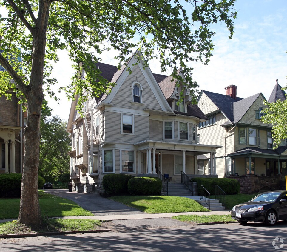 Strathallan House Apartments Rochester, NY