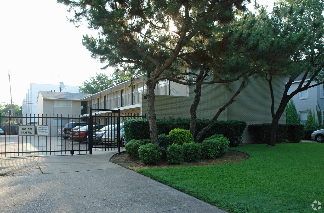 Building Photo - 3916-3922 Rawlins St