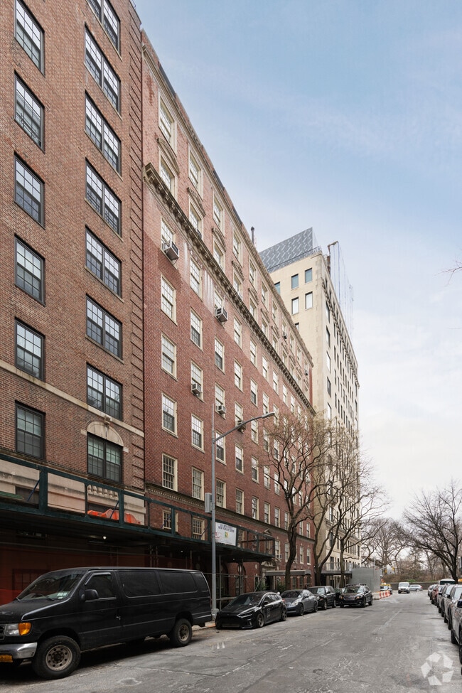 Building Photo - 10 E 85th St