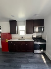 Building Photo - 823 E Cypress St