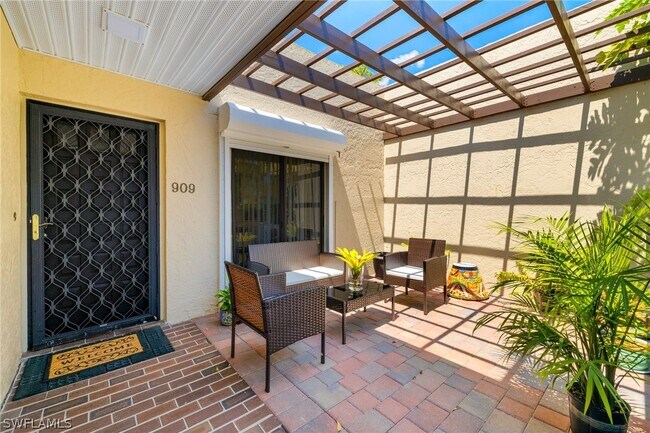 Foto del edificio - 909 Big Pine Way