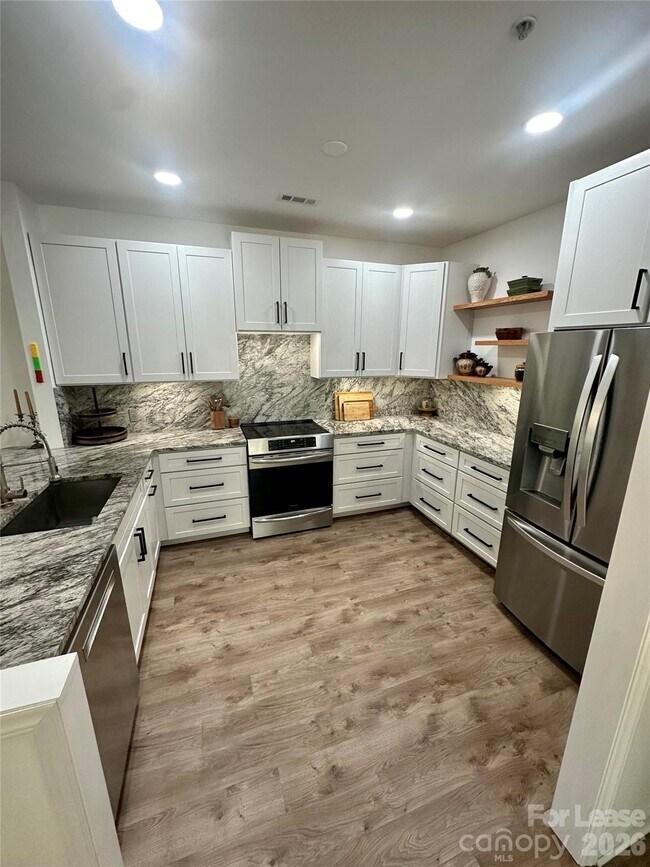 Foto del edificio - 18823 Cloverstone Cir