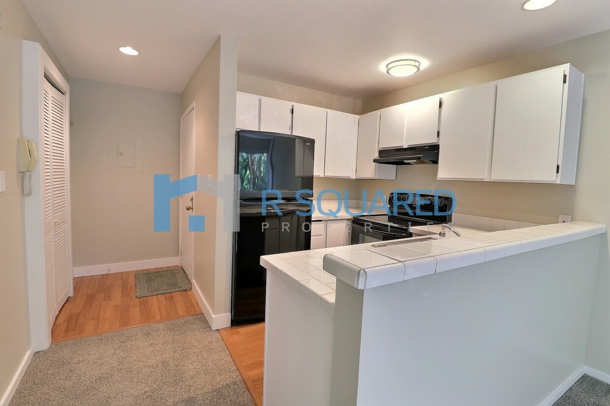 Photo - 3910 Whitman Ave N (Seattle, WA)