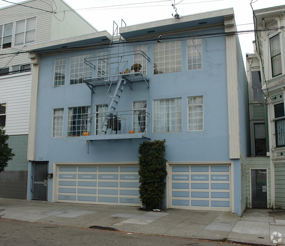 Building Photo - 525 Cole St