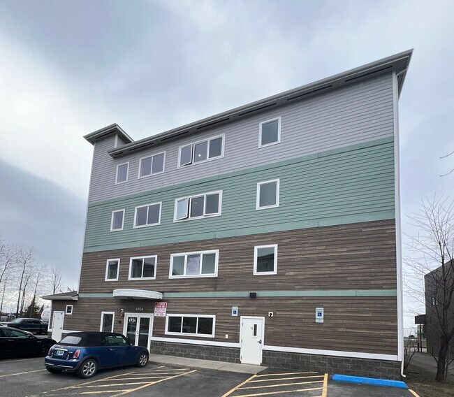 Building Photo - 6934 Meadow St