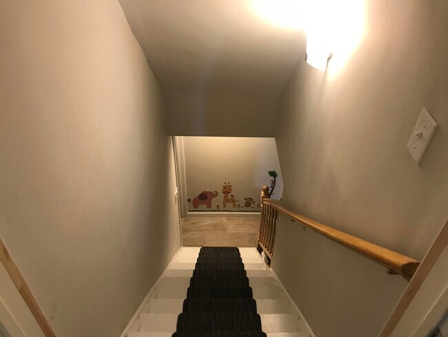 Basement stairs - 356 Mola Blvd
