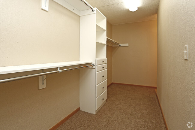 Two Bedroom - Walk-In Closet - Park Plaza Apartments