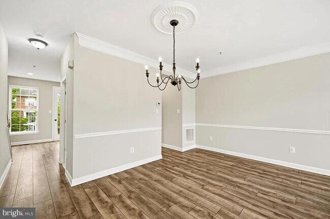 Foto del edificio - 3706 Singleton Terrace