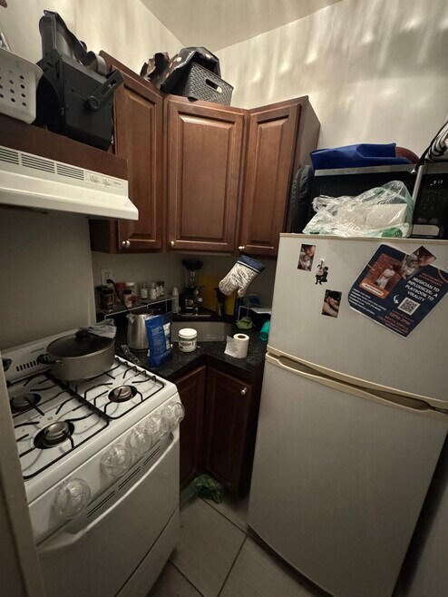 Building Photo - 38 Hemenway St