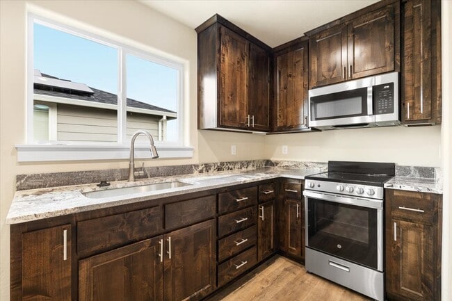 Building Photo - 7857 Houston Lp