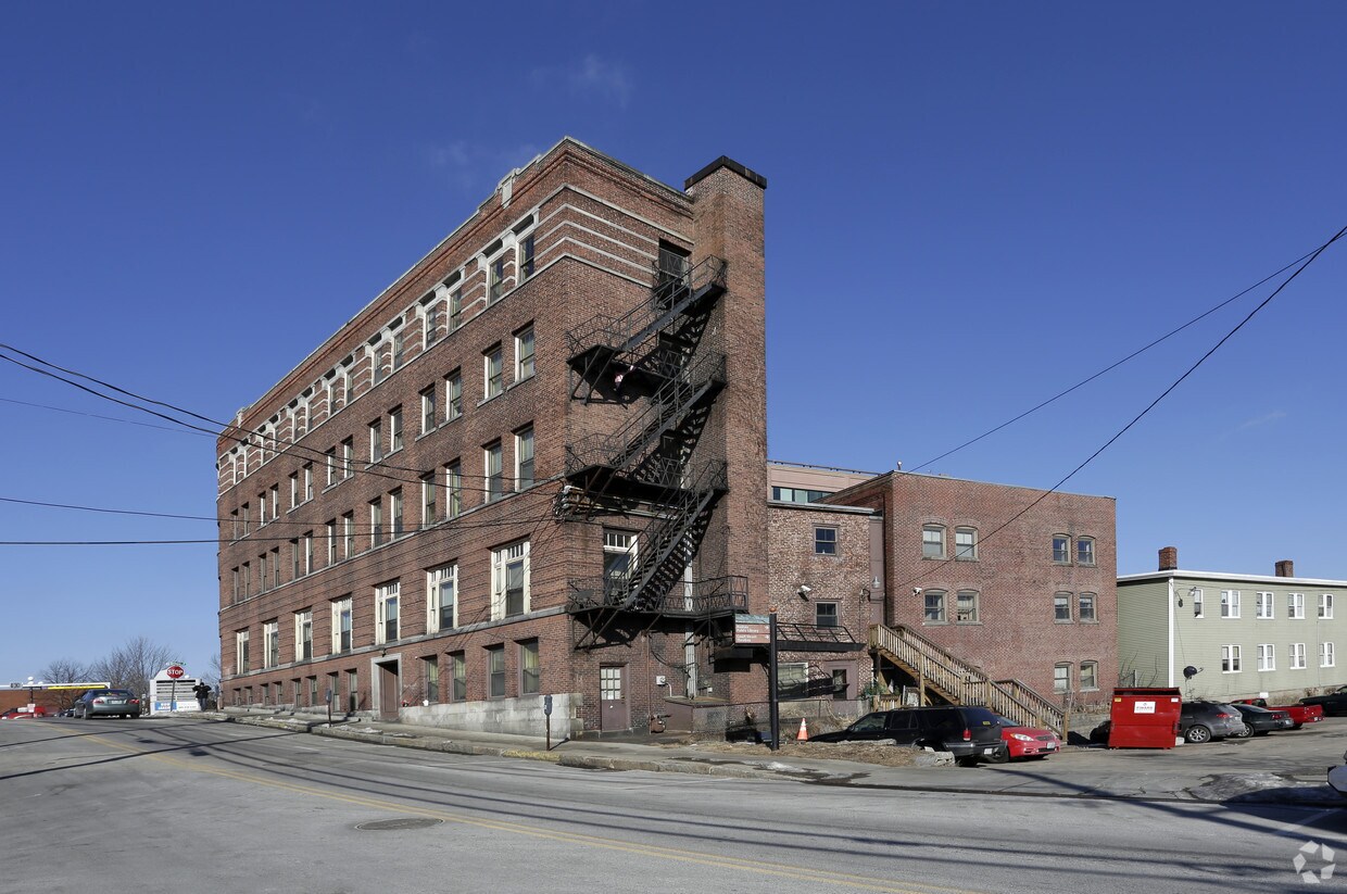 Primary Photo - Temple Street Hotel