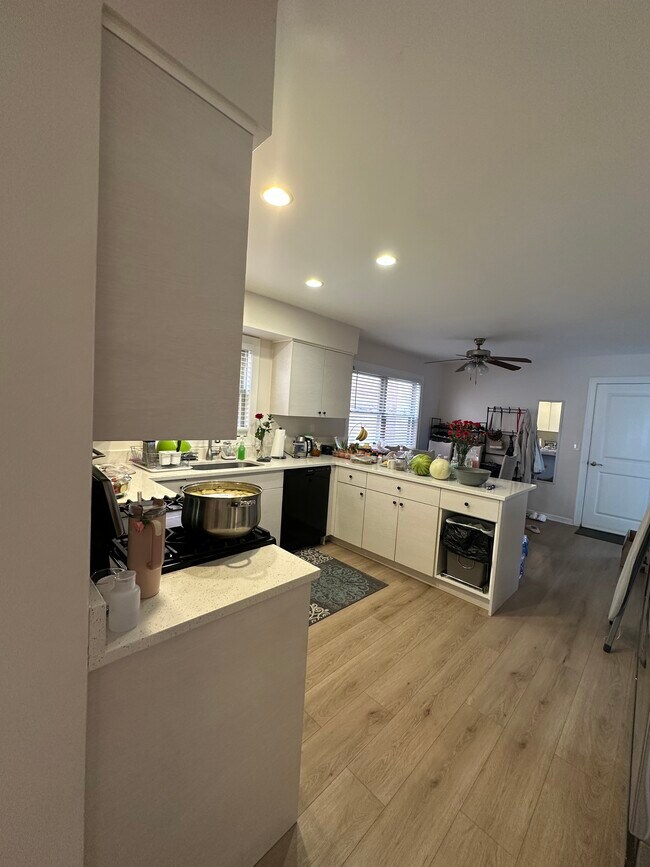 Foto del edificio - 8320 W Addison St