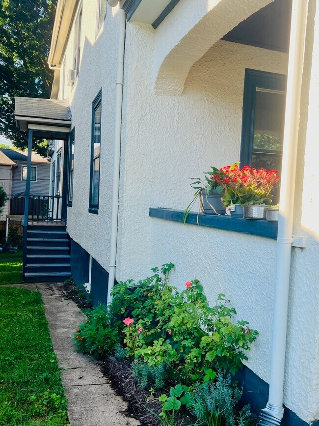 Foto del edificio - 358 Allison Ave SW