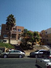 Building Photo - 448 S Lake St