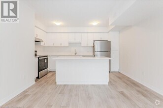 Building Photo - 596 Benninger Dr