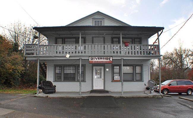 Building Photo - 98 2nd St