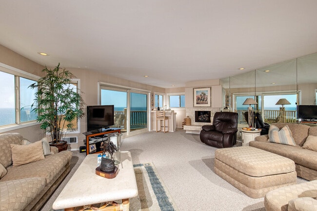Living room - 135 S Sierra Ave