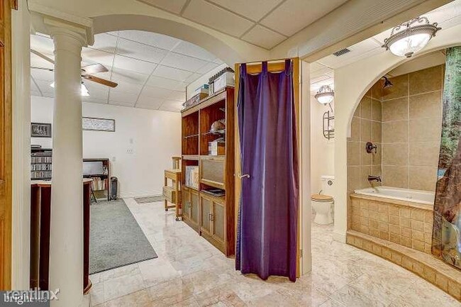 Foto del edificio - 1 br, 1 bath House - 104 cedar Brook rd