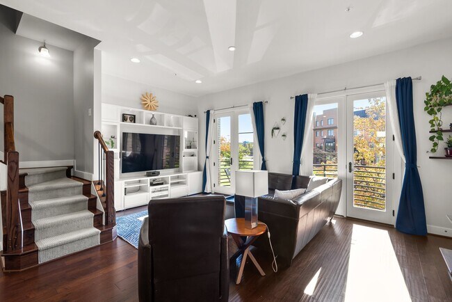 Foto del edificio - 712 E Howell Ave