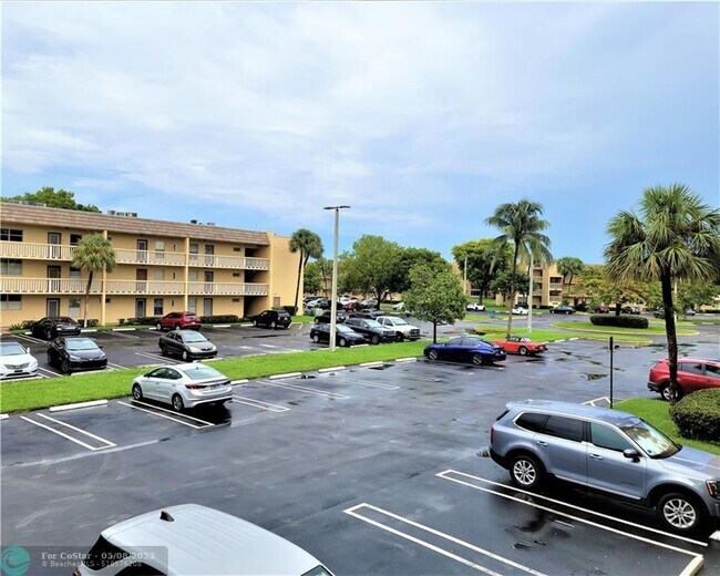 Building Photo - 6021 NW 61st Ave